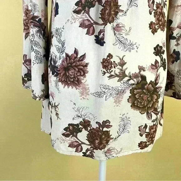 Free People Floral Rayon Cross Strap Bell Sleeve Shift Tunic Blouse Size XS - Picture 9 of 16